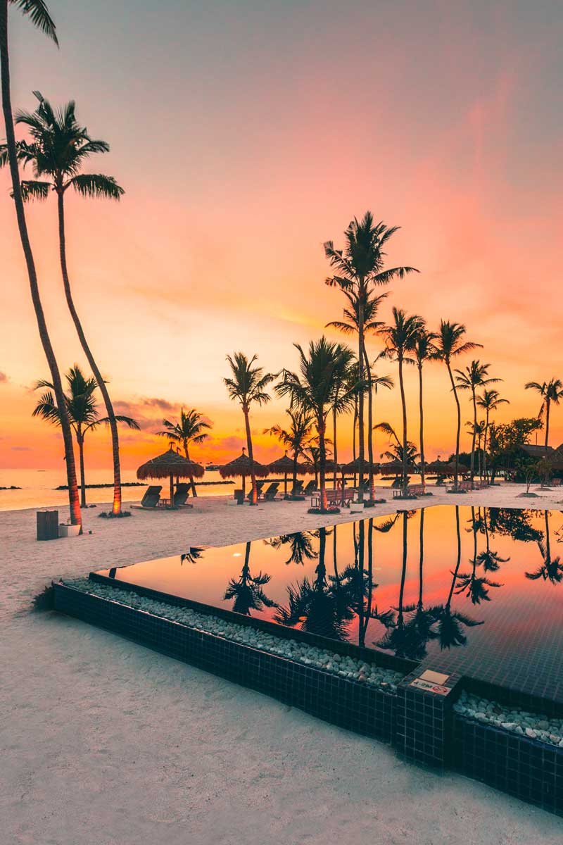 Traumhafte Sonnenuntergänge  Bild: Emerald Maldives Resort & Spa    