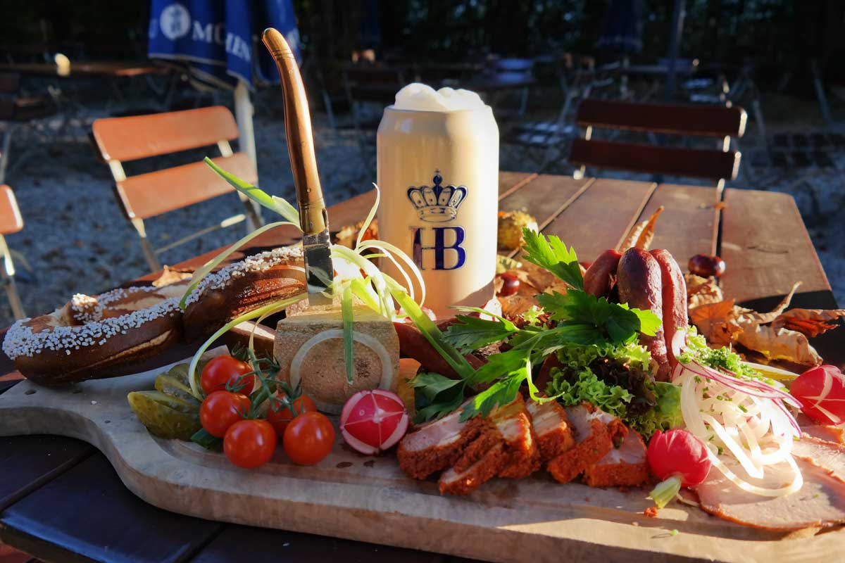 Eine deftige Brotzeit ©Waldgasthof Buchenhain