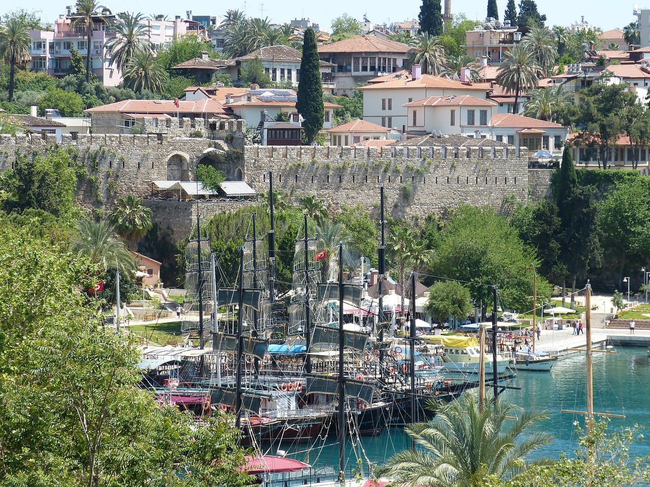 Antalya, der Hafen, Bild von Falco auf Pixabay; 