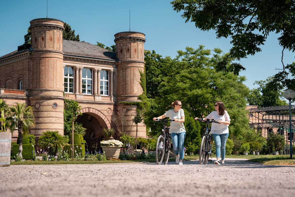 Erkundungstour durch Karlsruhe  Bild: KTG Karlsruhe Tourismus GmbH