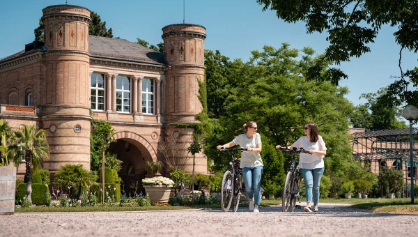 Erkundungstour durch Karlsruhe  Bild: KTG Karlsruhe Tourismus GmbH