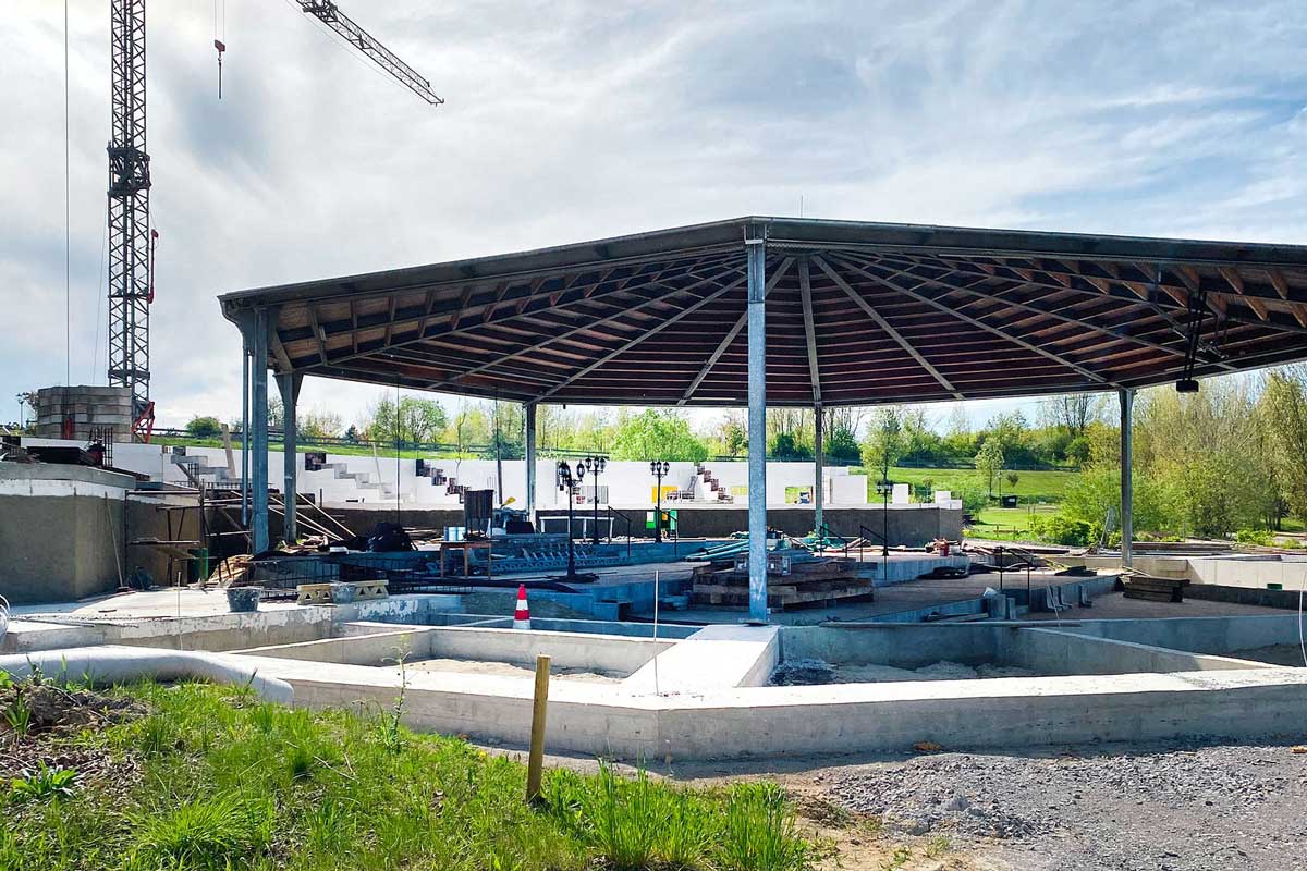 Noch regieren Kräne und Betonmischer - im August kehrt die Kultur zurück - Foto: Brit von Ryssel