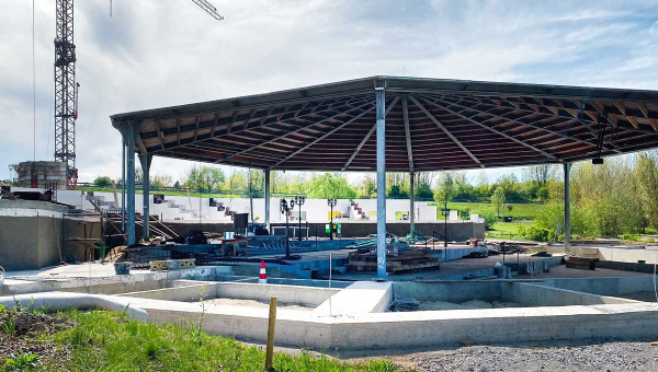 Noch regieren Kräne und Betonmischer - im August kehrt die Kultur zurück - Foto: Brit von Ryssel