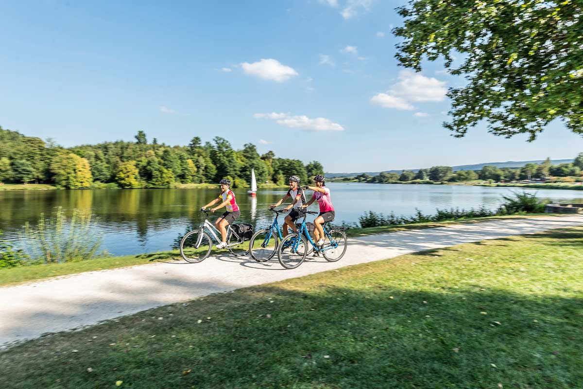 Viele Radwege führen ins Ellwanger Seenland. Foto: djd/Stadt Ellwangen