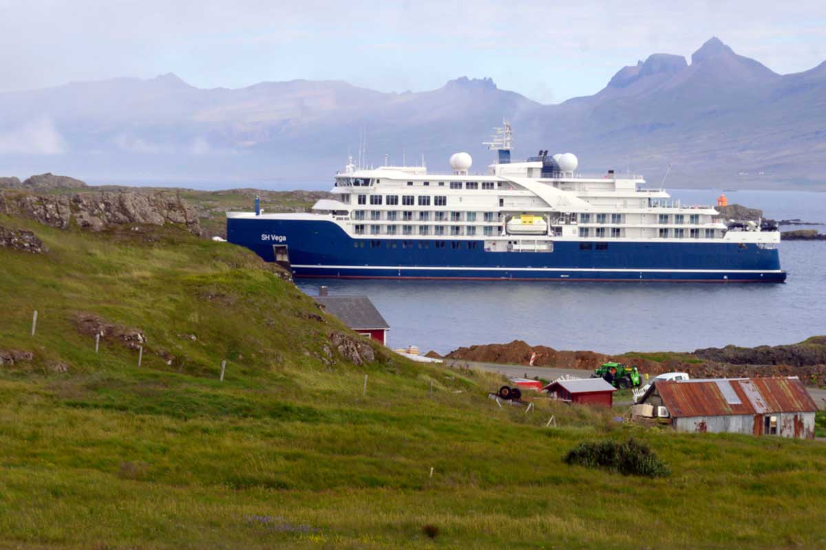  Die SH Vega im Hafen