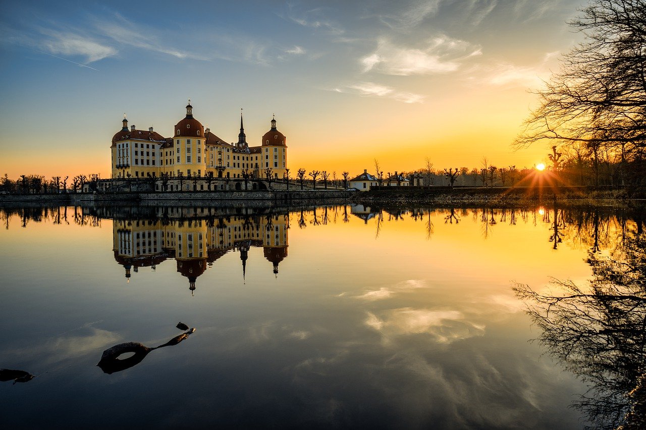 Die Moritzburg bei Dresden Bild von jrn_pictures auf Pixabay