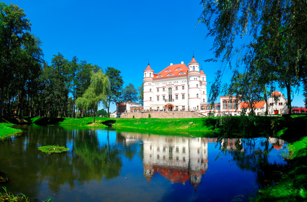 Romantisch wild und wohlgeordnet - Hirschberger Tal - Schloß Wojanow (c) Schloß Romantisch wild und wohlgeordnet - Hirschberger Tal - Schloß Wojanow (c) Schloß