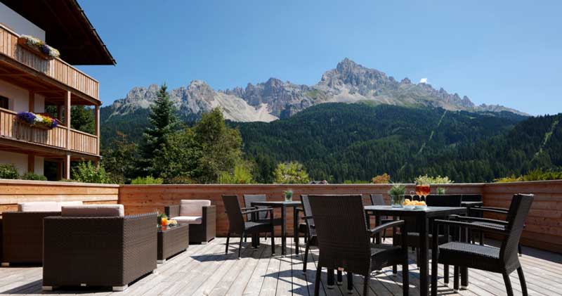 Auf den Spuren der Kräuter wandeln: der Zischghof in Obereggen Bild: Hotel