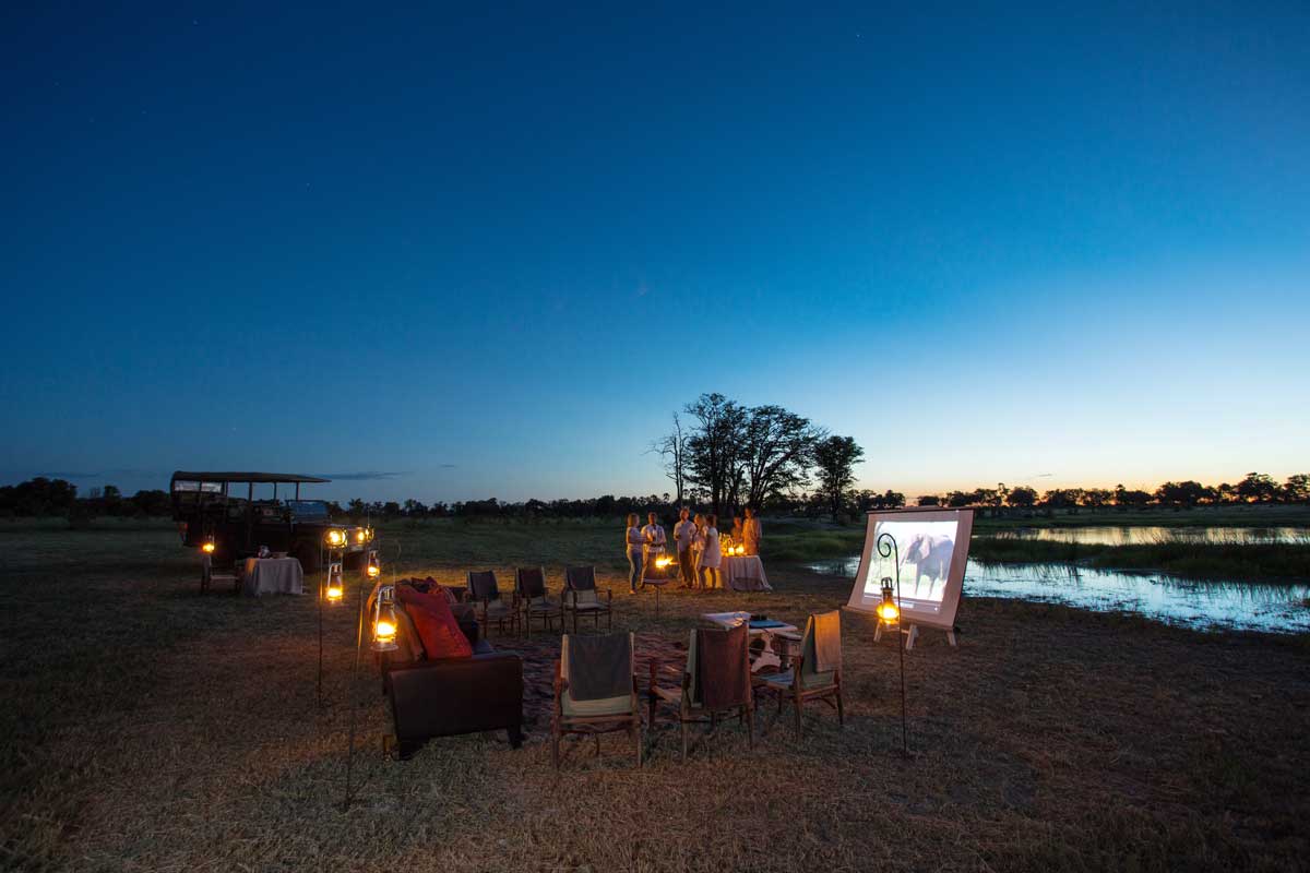 Elefanten hautnah: Natur-Kino im Abu Camp, Botswana   Bild: Wilderness-Safaris/Andrew Howard Hammer-Design