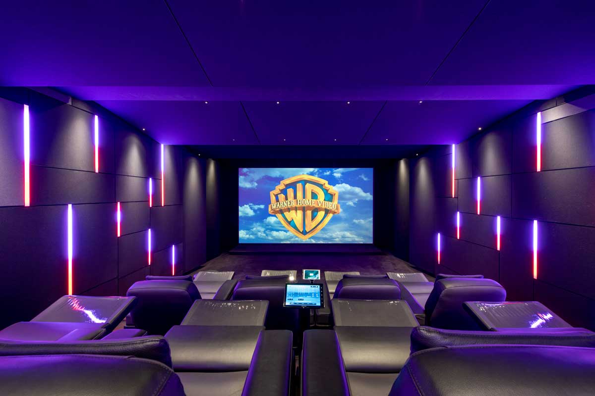 3D-Kino im luxuriösen Chalet: Chalet Marmottière in den Walliser Alpen, Schweiz  Bild: Yves Garneau; 