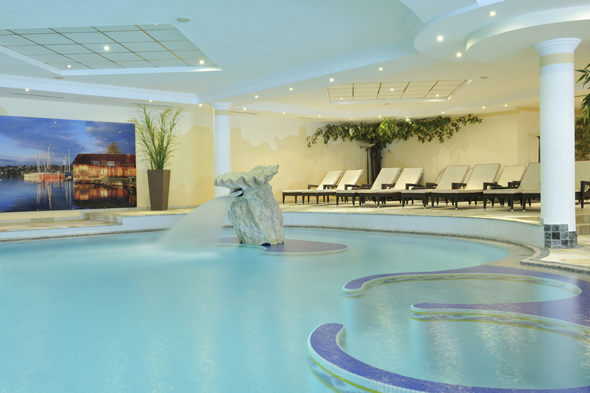 Der Indoor-Pool des Hotel Edelweiss Bild: © Hotel Edelweiss