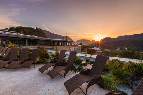Abends auf der Dachterrasse des Hotel Edelweiss Bild: Hotel
