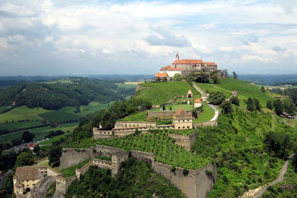 Oststeiermark - Burg Riegersburg im Thermenlandt Bild: www.thermenland.at