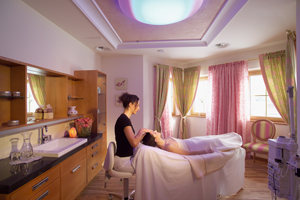 Wellness im Hotel Stock (c)Stock Wellness im Hotel Stock (c)Stock