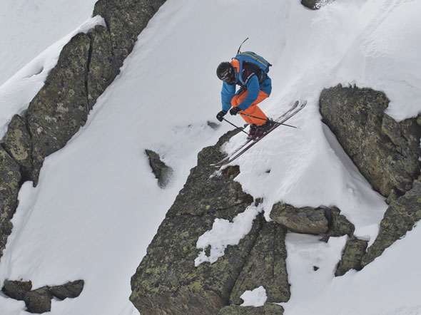 Spektakuläre Sprünge von der Heimspitze  Bild:  Andre Schönherr/Silvretta Montafon