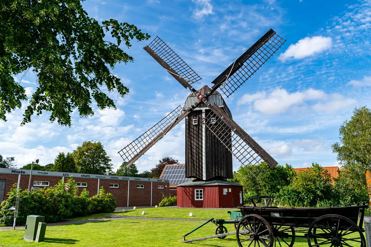 Mühle in Dornum   Bild: Cornell Frühauf auf Pixabay