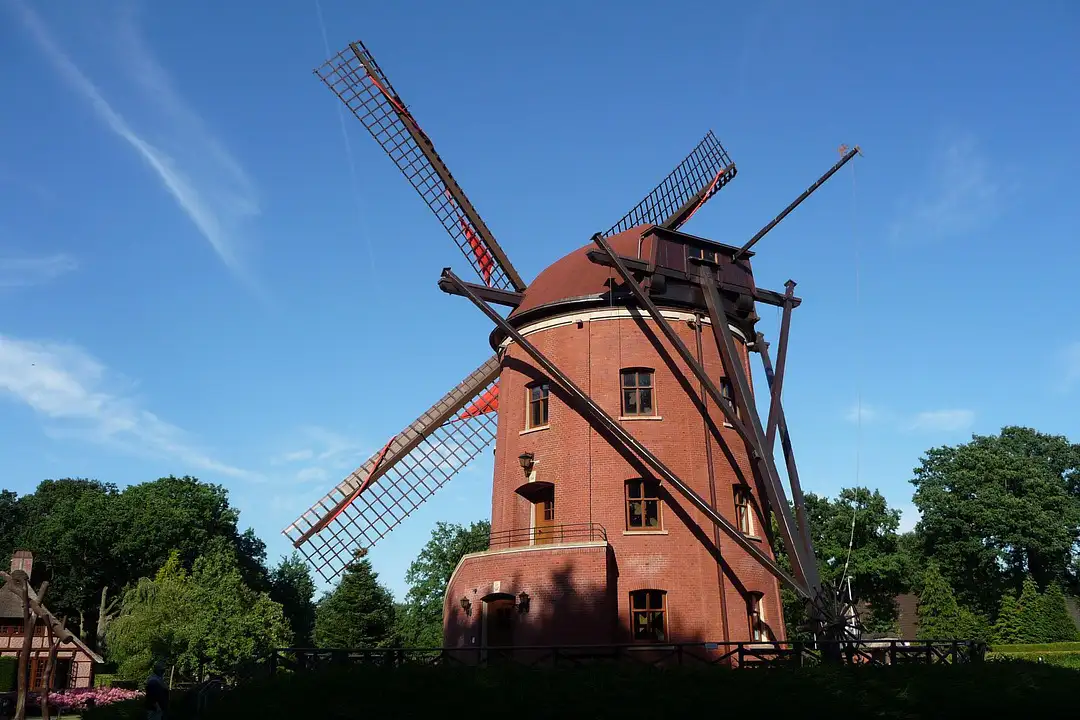Bad Zwischenahn-das Herz des Ammerlandes: Windmühle  Bild von jd210848 auf Pixabay