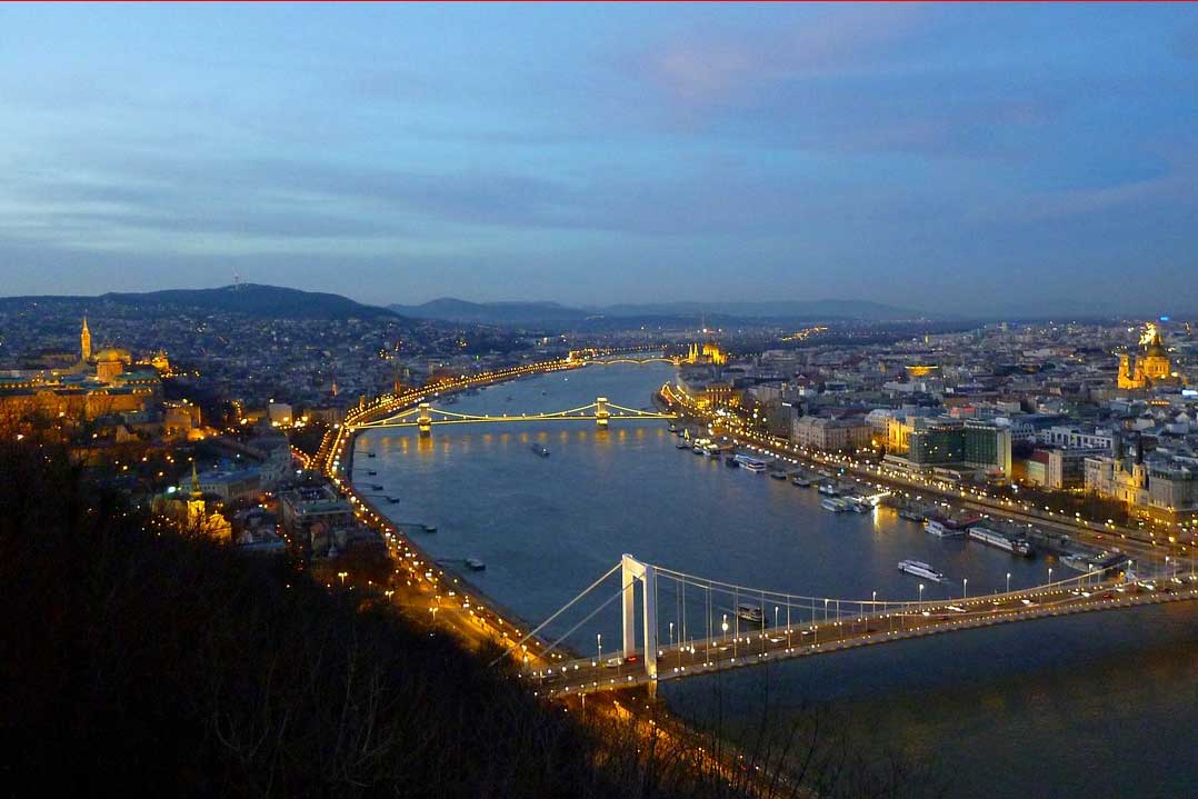 Hoteleröffnungen, internationale Auszeichnungen und weitere Highlights in Ungarn Bild von Irén Nemess auf Pixabay