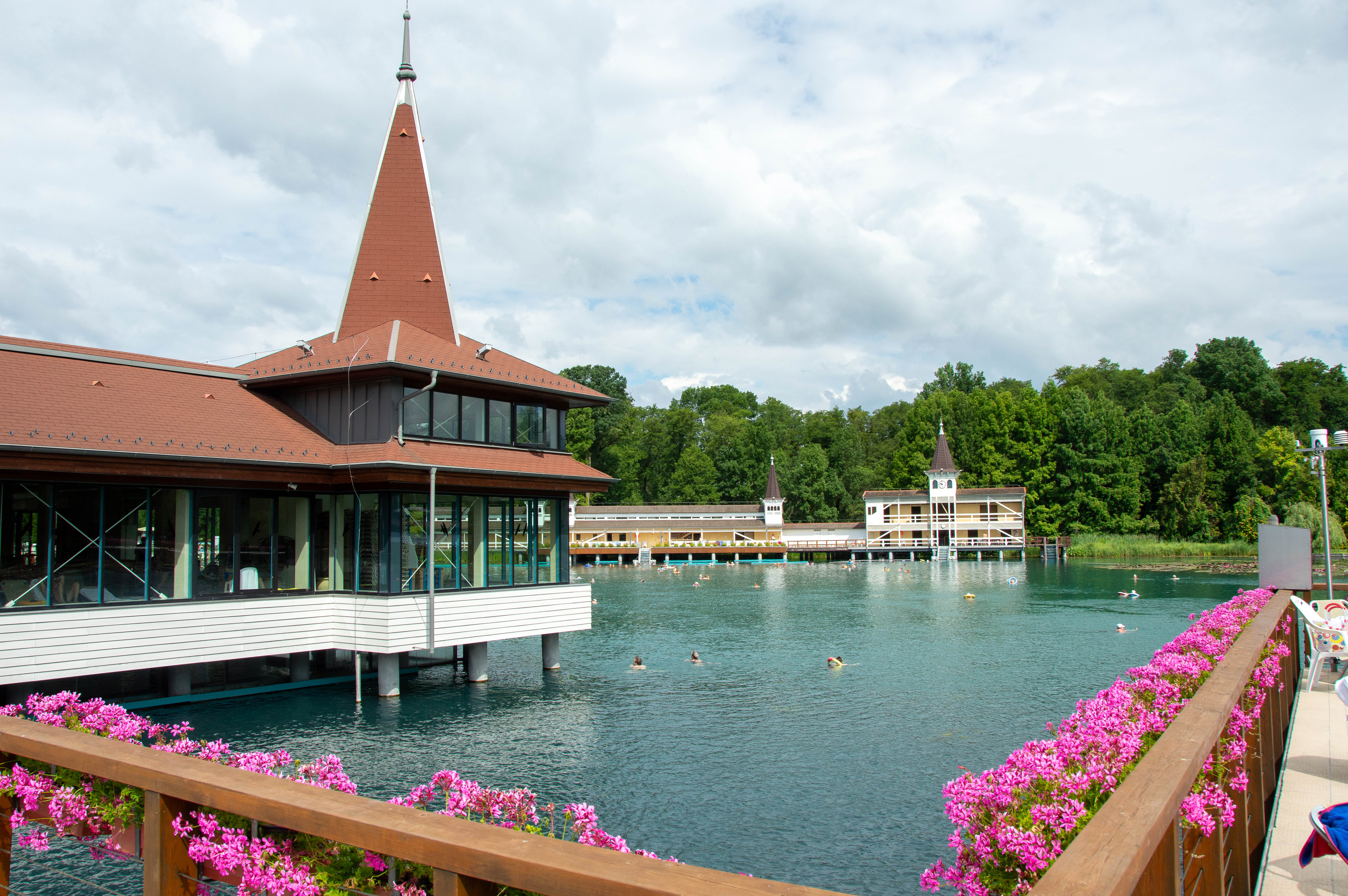 Das Heviz-Thermalbad ©Gottfried Pattermann/Tipps Media & Verlag Das Heviz-Thermalbad ©Gottfried Pattermann/Tipps Media & Verlag