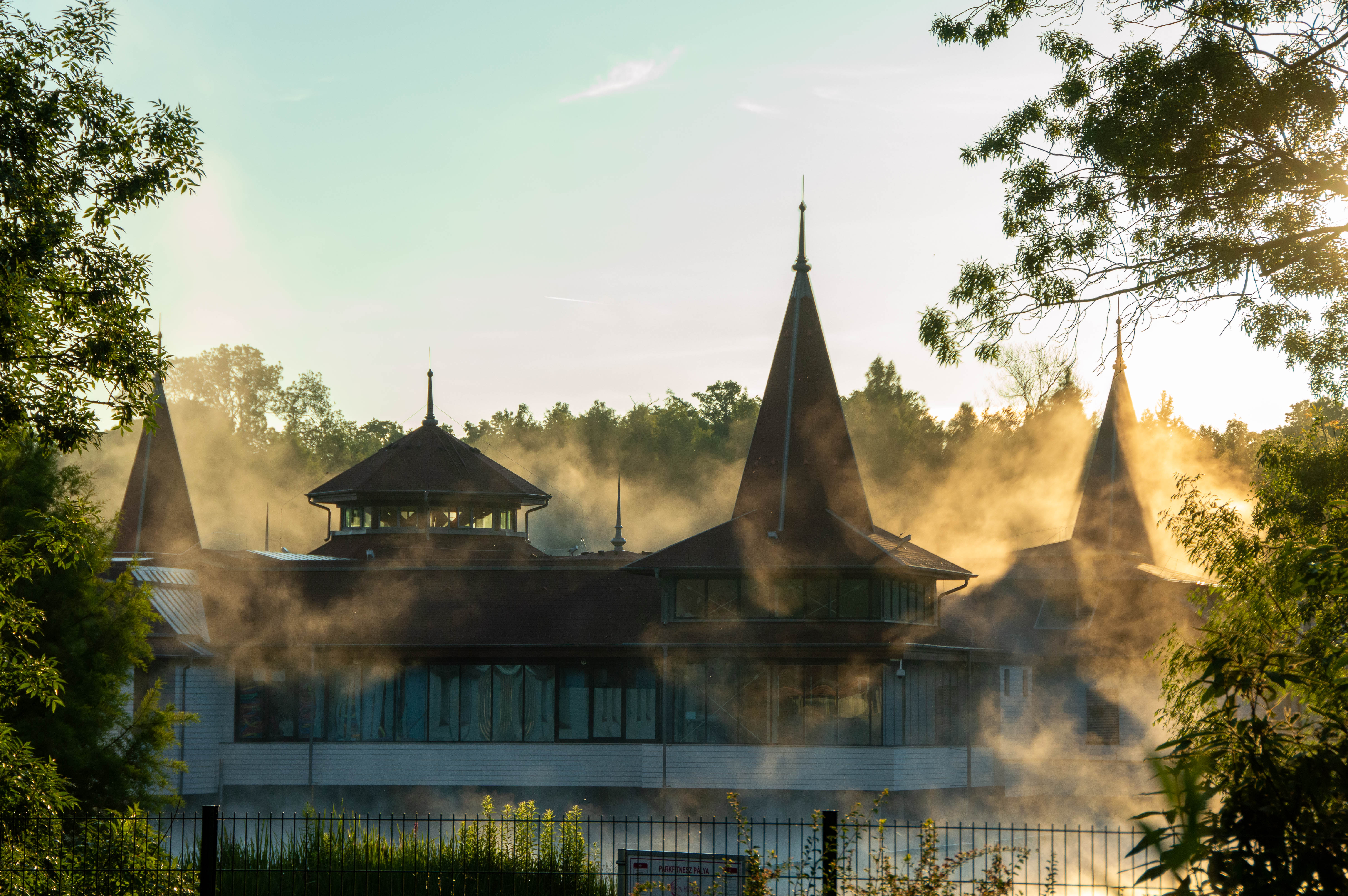 Thermalwasser in Ungarn und seine heilende Wirkung Thermalsee Heviz © Gottfried Pattermann/Tipps-Media