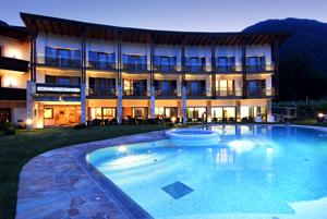 Naturverbundene Wellnessoasen in den Südtiroler Bergen: Südtiroler Verwöhnhotels  